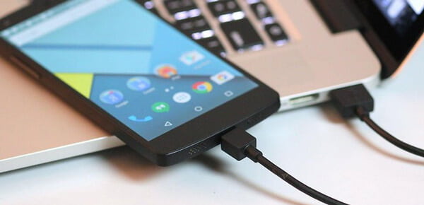 Backup de fotos Android com cabo USB