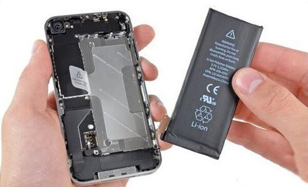 Faça a substituição da bateria do iPhone 4